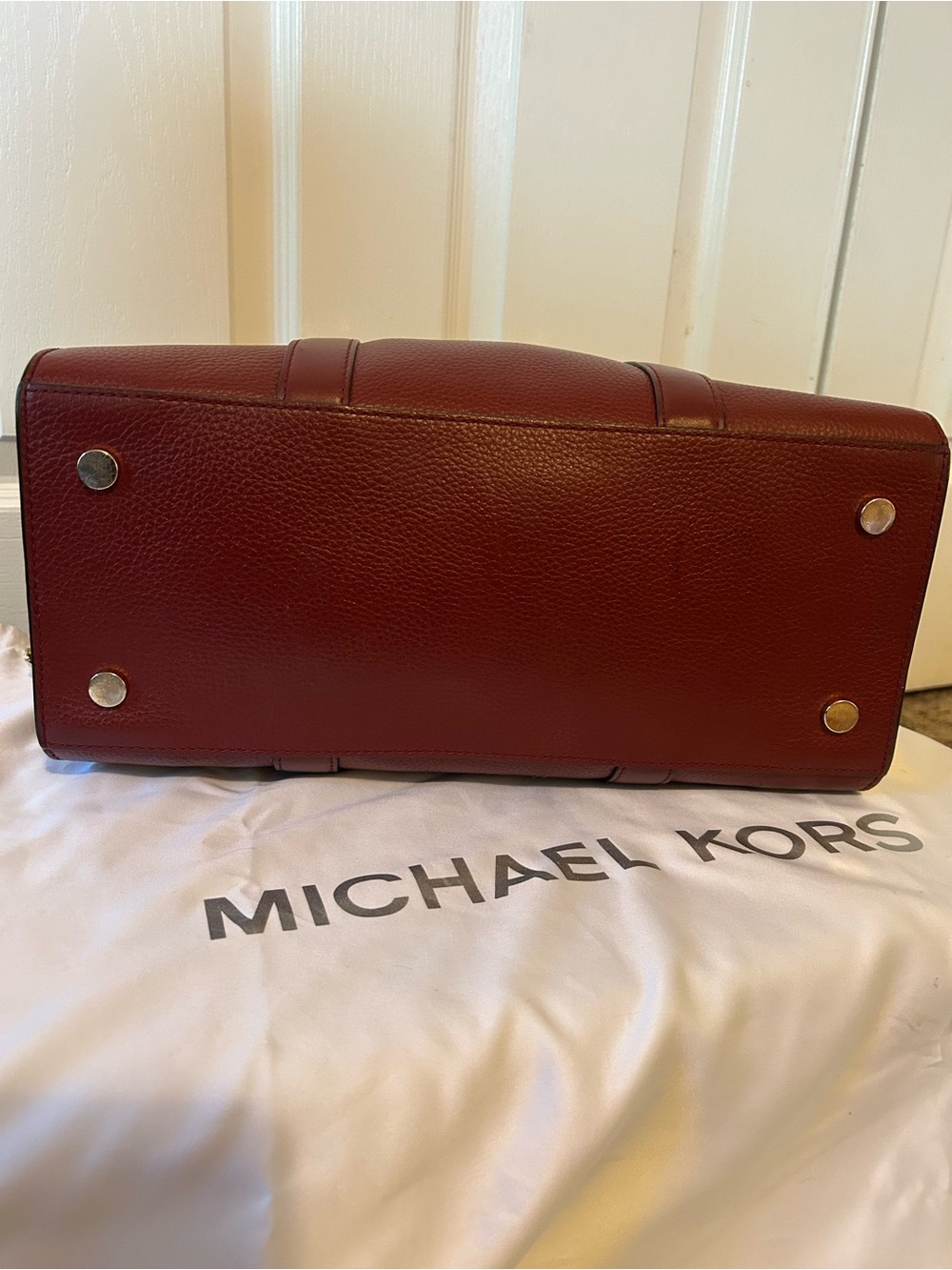 Michael Kors Nouveau Hamilton Large Bag in color Barolo with matching wallet - Picture 2 of 12